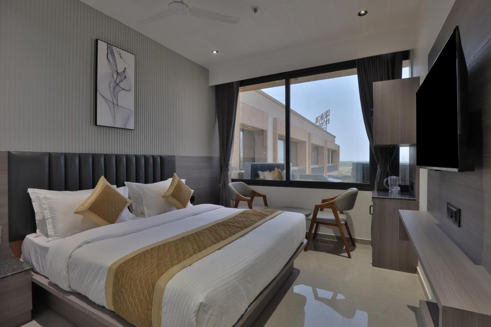Hotel Legacy Ахмедабад Экстерьер фото