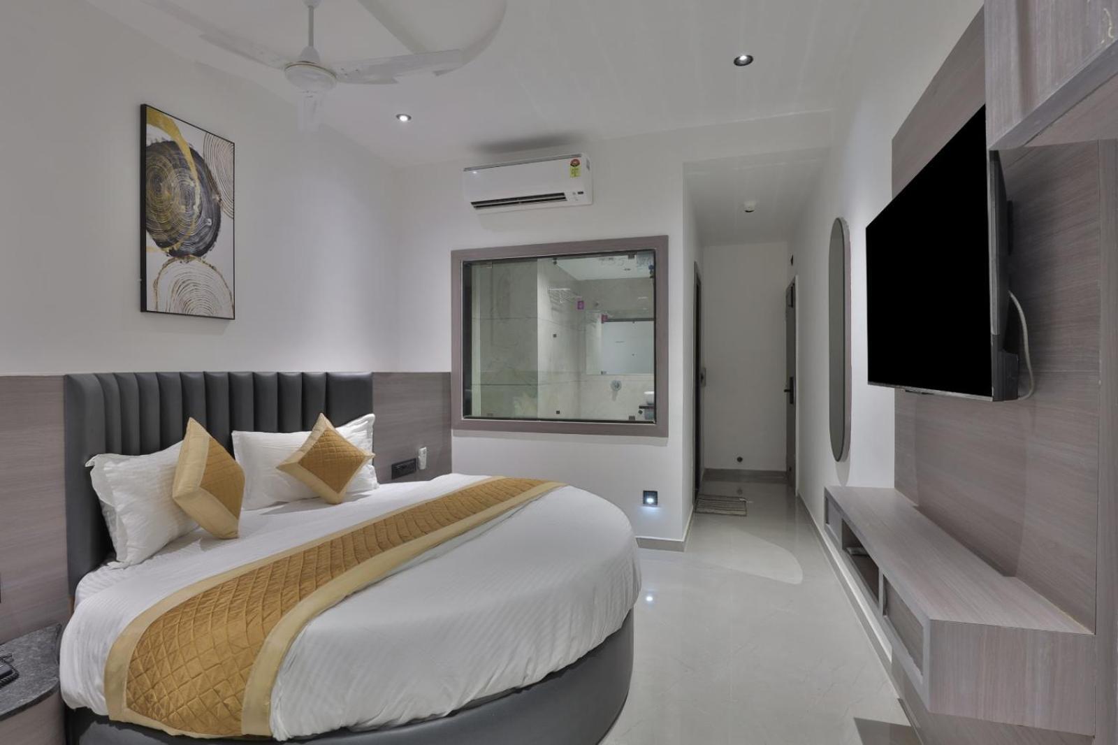 Hotel Legacy Ахмедабад Экстерьер фото