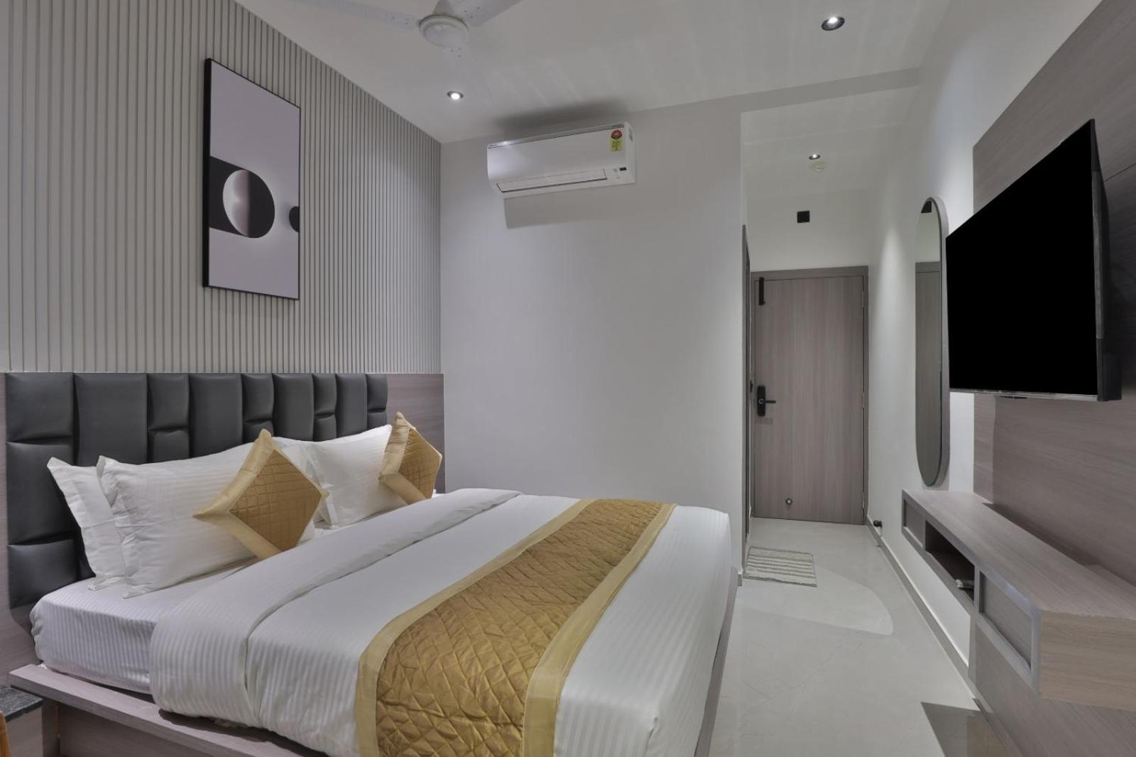 Hotel Legacy Ахмедабад Экстерьер фото