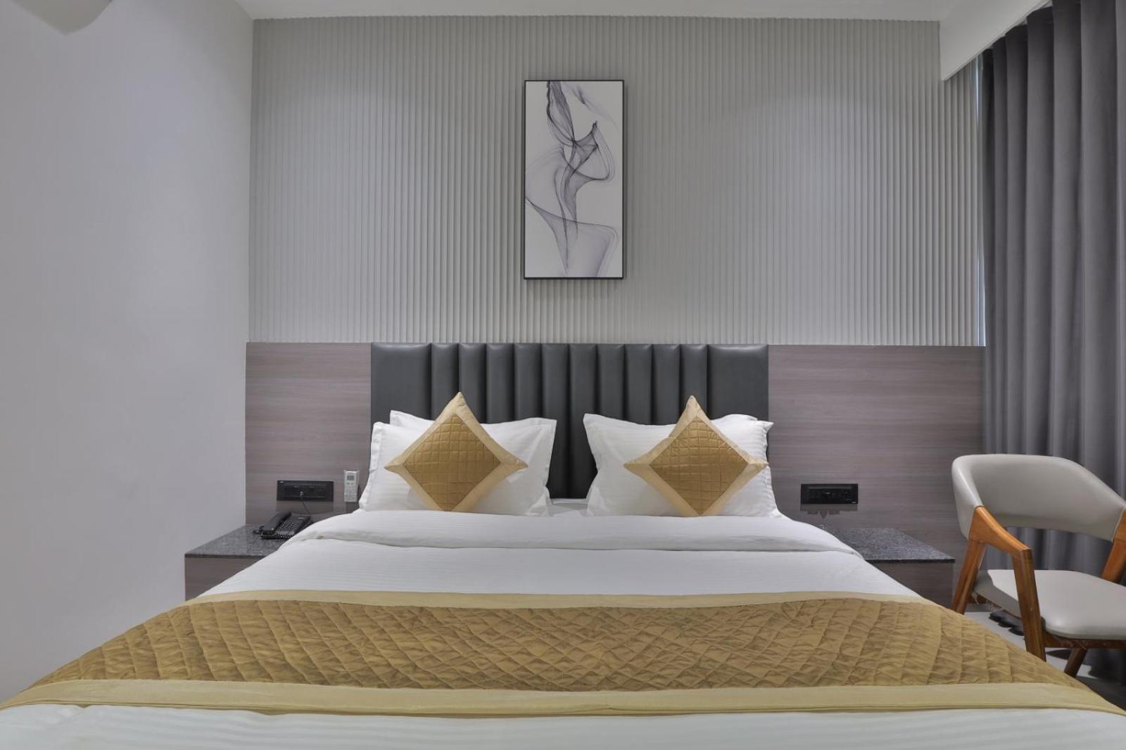 Hotel Legacy Ахмедабад Экстерьер фото